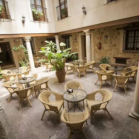 Hospederia Real Casona La Beltraneja